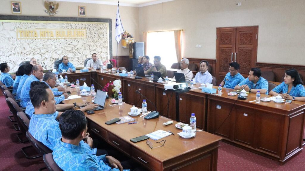 Kick Off Meeting Tindak Lanjut MoU antara Perumda THB dan PT Suez Water Treatment Indonesia, Bahas Pra Studi Kelayakan Pembangunan SPAM Tamblang