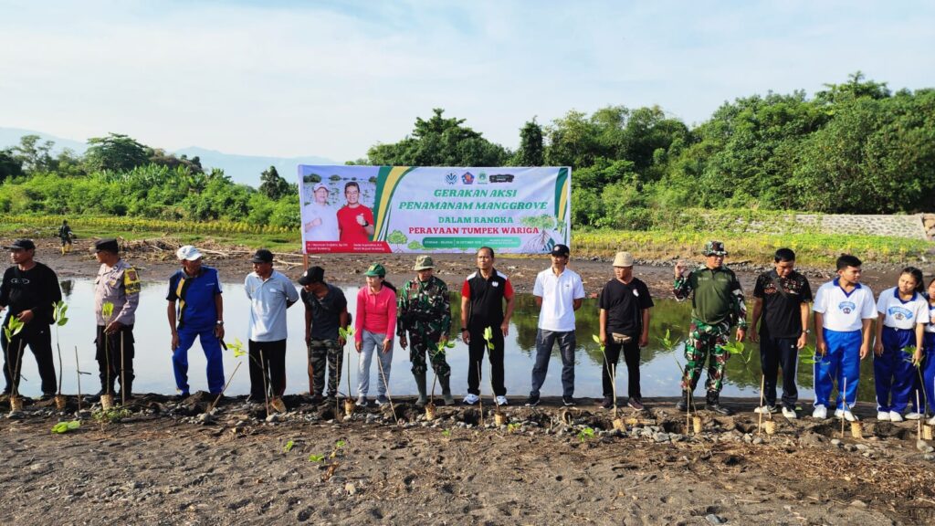 Perumda THB Ikut Sukseskan Kegiatan Bersih Sungai dan Penanaman Pohon Serangkaian Hari Raya Tumpek Wariga