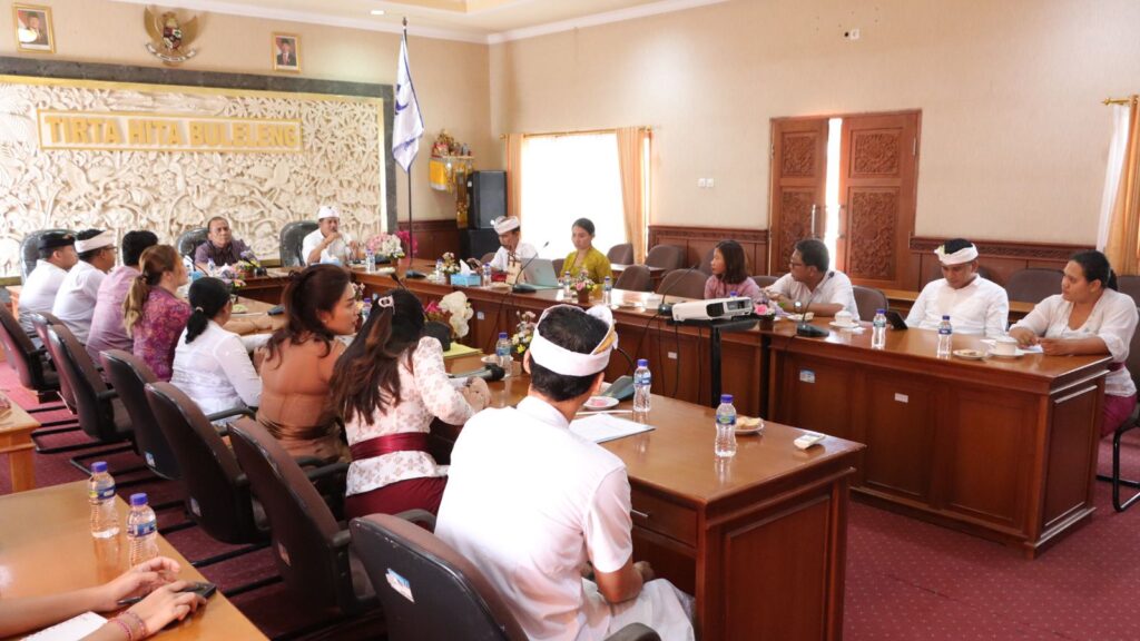 Dinas Arsip dan Perpustakaan Daerah Kabupaten Buleleng Laksanakan Kunjungan Kerja ke Perumda THB Terkait Penataan dan Pengelolaan Arsip