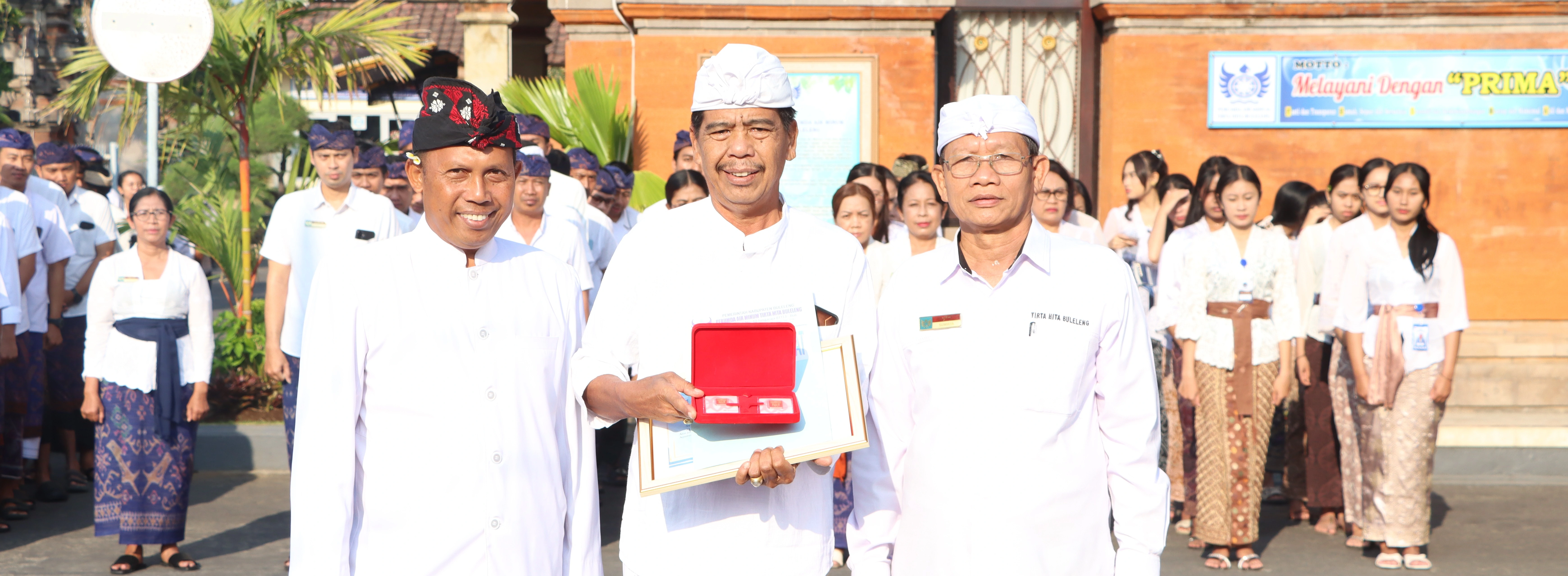 Perumda THB Gelar Upacara Hari Kesaktian Pancasila, Dirangkai Penyerahan SK Kenaikan Pangkat dan Pelepasan Pegawai Purna Tugas